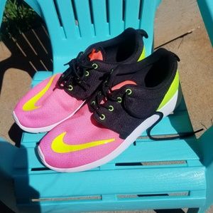 Neon Ombre Nike Athletic Shoes Size 7